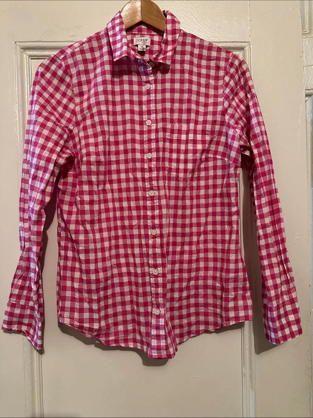J. Crew Pink and White Gingham Women’s Button-Down Shirt. Size M. 28”L x 19”W.